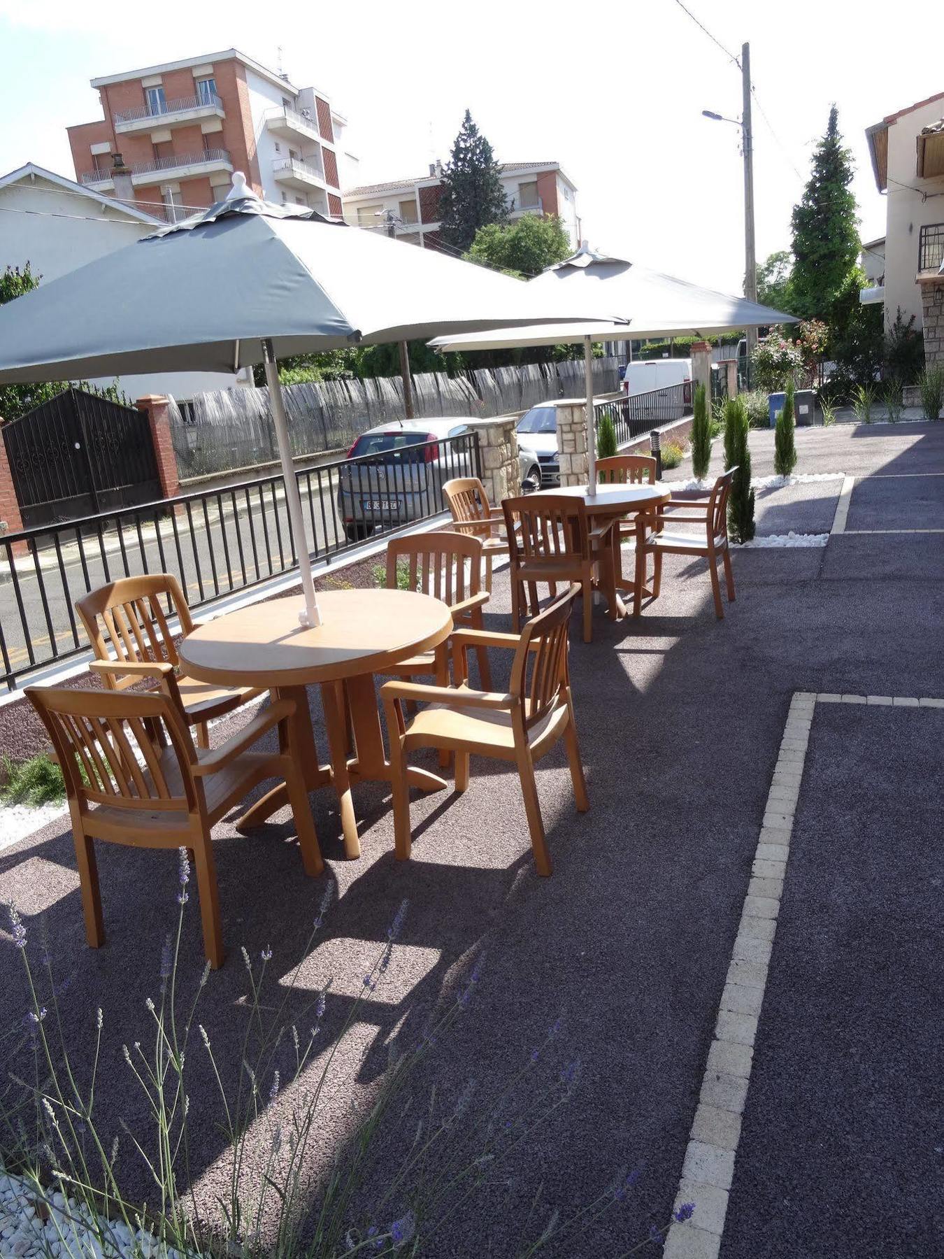 Hotel Prado Avec Parking - Proche Zenith Toulouse Exterior photo